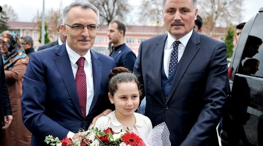 Bakan Ağbal, Malatya B&uuml;y&uuml;kşehir Belediye Başkanı &Ccedil;akır&rsquo;ı Ziyaret Etti