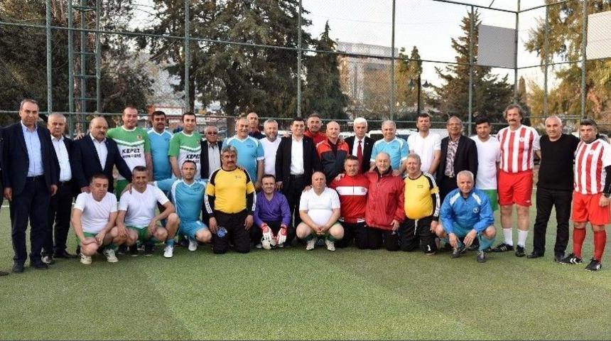 T&uuml;t&uuml;nc&uuml;&rsquo;den Turnuvaya Destek