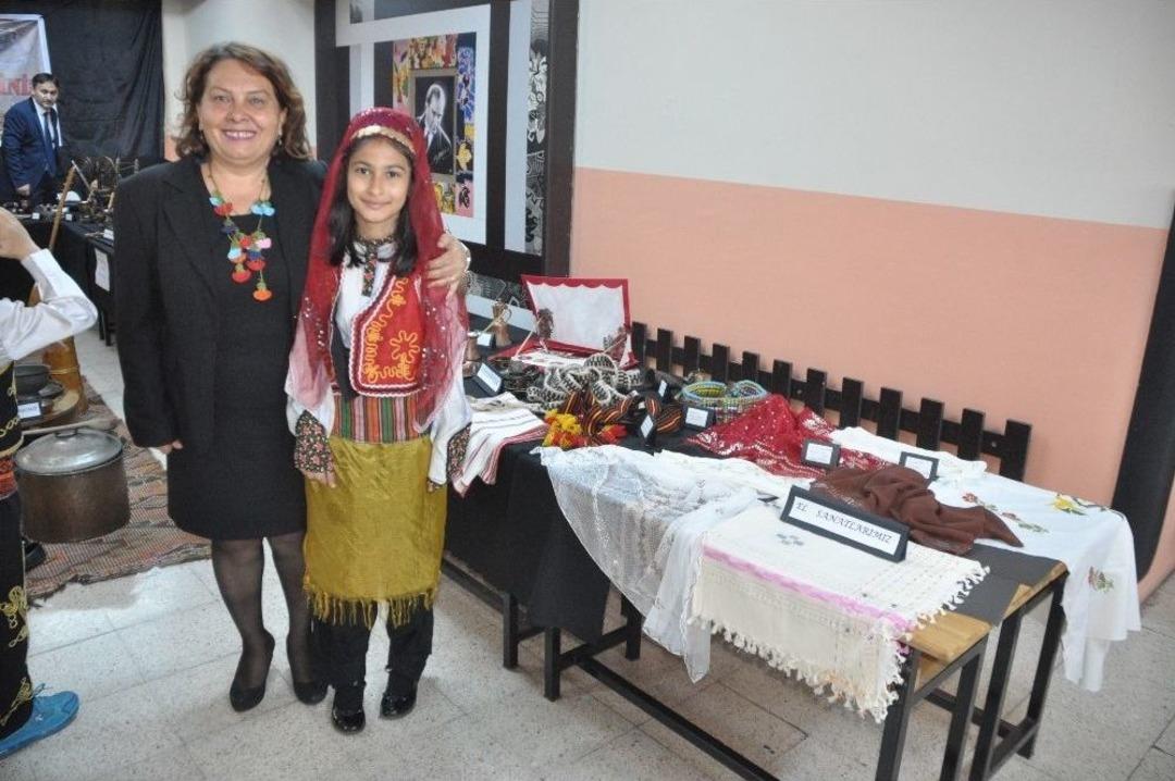 İlkokulda &ldquo;milli K&uuml;lt&uuml;r&rdquo; Sergisi A&ccedil;ıldı