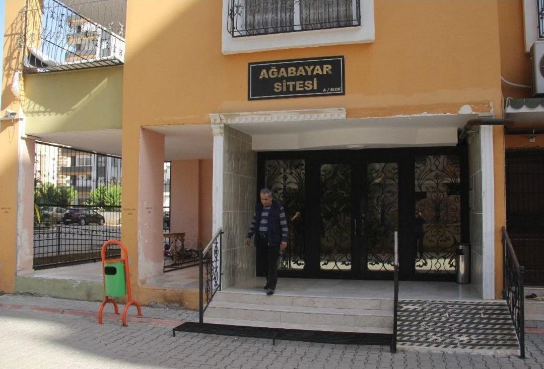 Bar Sahibi Kadının &Ouml;ld&uuml;r&uuml;lme Anı Kameraya Yansıdı