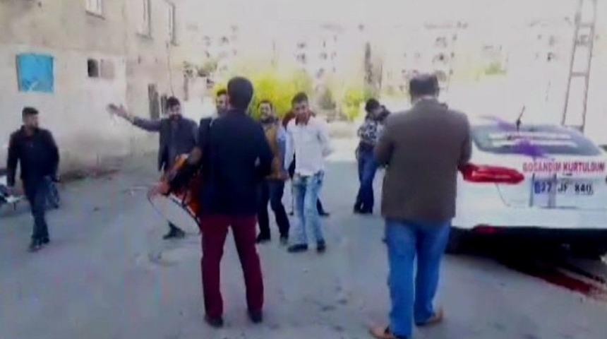 Karısından Boşanan Gen&ccedil; D&uuml;ğ&uuml;n Yapıp Ko&ccedil; Kesti