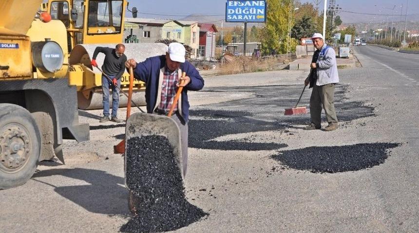 Asfalt Ve Yama &Ccedil;alışmaları Devam Ediyor