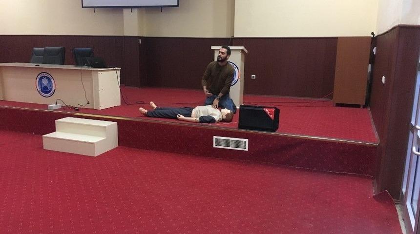 Midyat Devlet Hastanesinde İlk Yardım Eğitimi