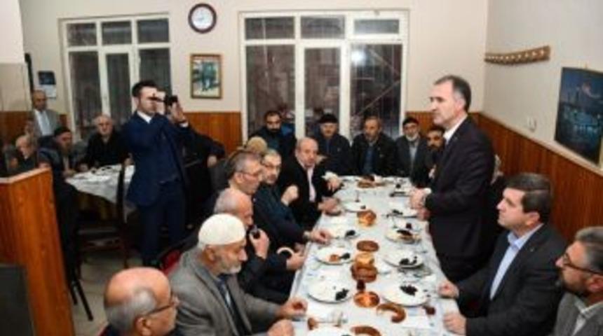 İneg&ouml;l&rsquo;de "bereket Sofrası"