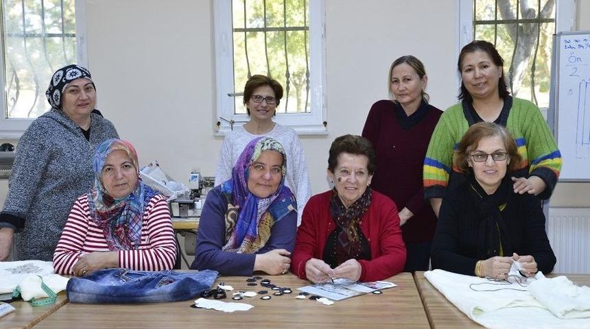 Şarh&ouml;y&uuml;kl&uuml; Kadınlar Mefruşat Kursunda Buluşuyor