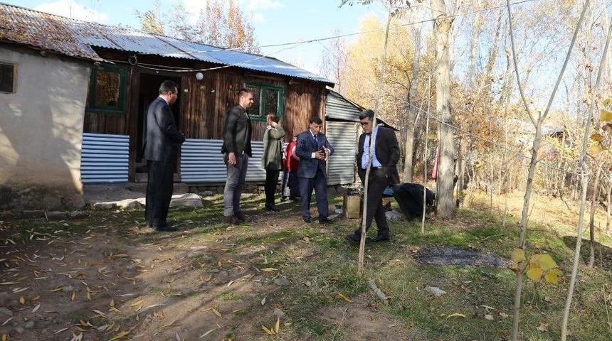 Varto Kaymakamı &Ccedil;etin, Altun Nineyi Ziyaret Etti