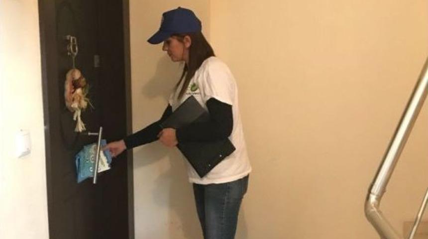 Kapı Kapı Dolaşıp Geri D&ouml;n&uuml;ş&uuml;m&uuml; Anlatıyorlar