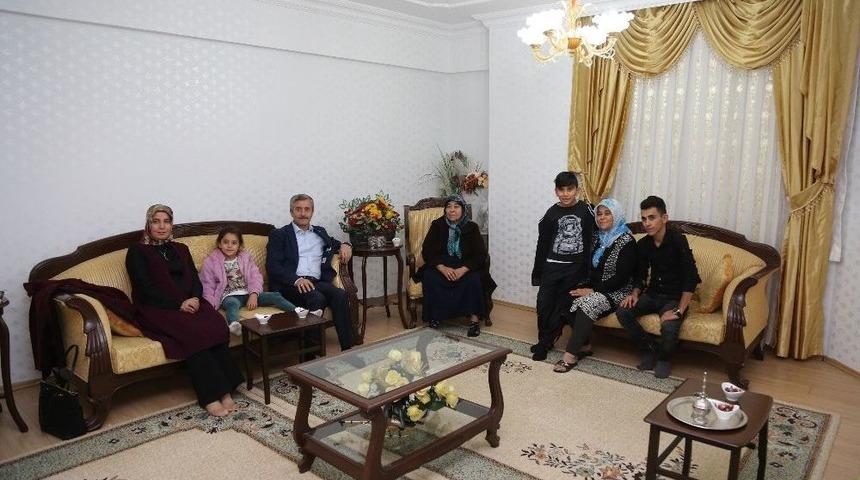 Tahmazoğlu&rsquo;ndan Şehit Ailelerine Ziyaret