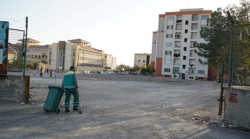 Adıyaman Belediyesi Toki&rsquo;de Temizlik &Ccedil;alışması Yaptı