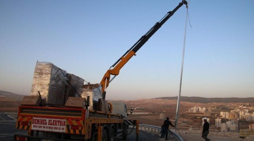 B&uuml;y&uuml;kşehir Bulvarları Aydınlatıyor