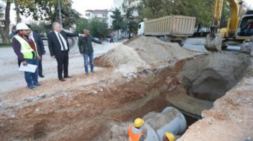 &Ccedil;amlık Bulvarı B&ouml;lgesine 5 Bin 450 Metre İ&ccedil;me Ve Kanalizasyon Hattı D&ouml;şenecek