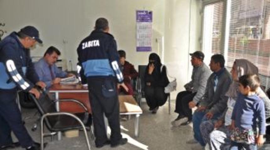 G&ouml;lbaşı Belediyesi Zabıta Ekiplerinden Dilenci Operasyonu