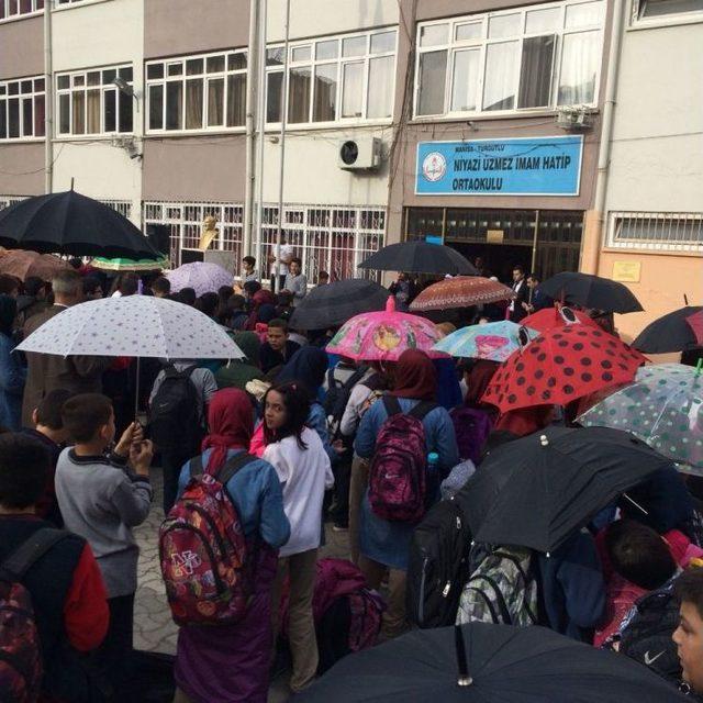 Ortaokul Öğrencileri Yağmur Duası Yaptı