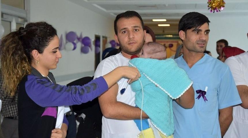 Van&rsquo;da Aceleci Bebekler Doktorlarıyla Buluştu