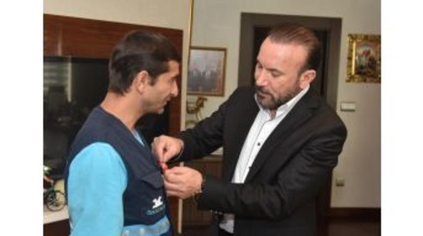 Başkan Doğan&rsquo;dan &Ccedil;alışkan İş&ccedil;iye Altın