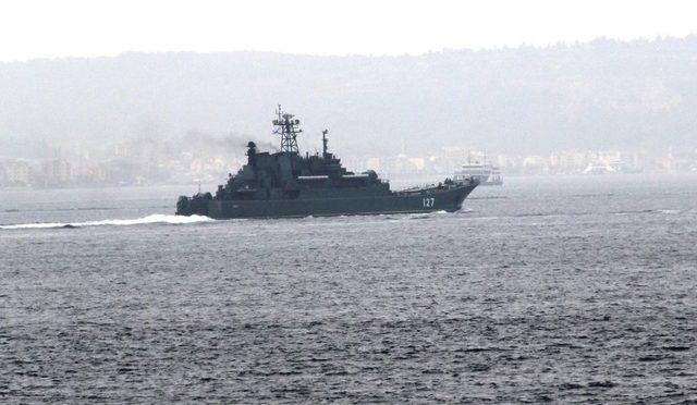 Rus Savaş Gemisi Çanakkale Boğazı’ndan Geçti