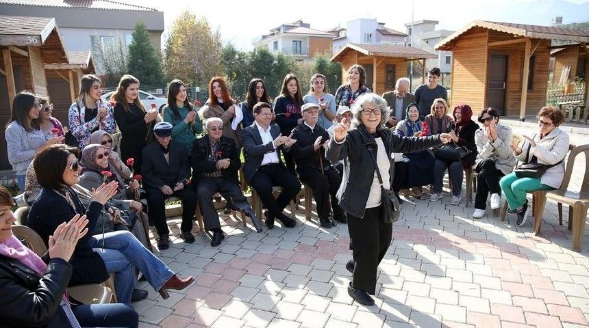 Hobi Bahçesinde Çay Sohbeti