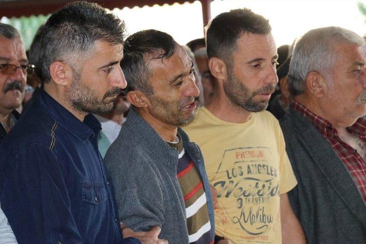 Tek Teker Arif’le Trafik Kazasında Ölen Ülkü Özcan Defnedildi G1