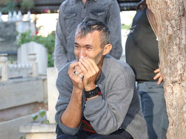 Tek Teker Arif’le Trafik Kazasında Ölen Ülkü Özcan Defnedildi G5