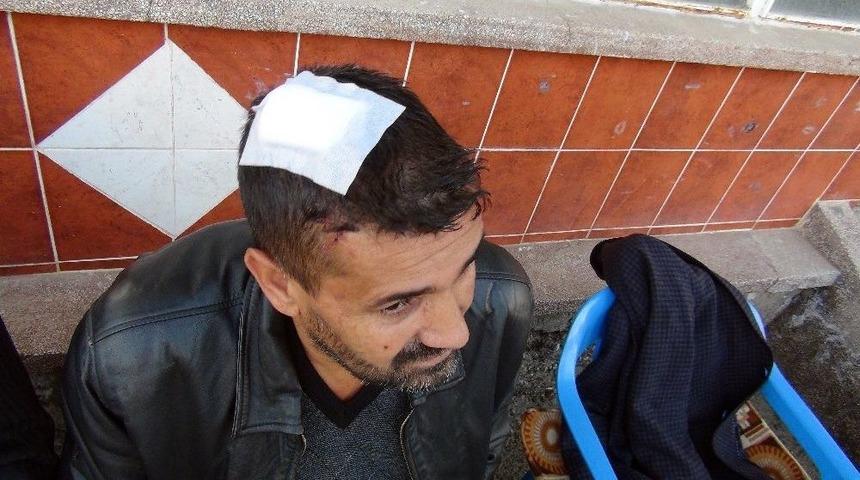 Muhtara Demir &Ccedil;ubuklu Saldırı