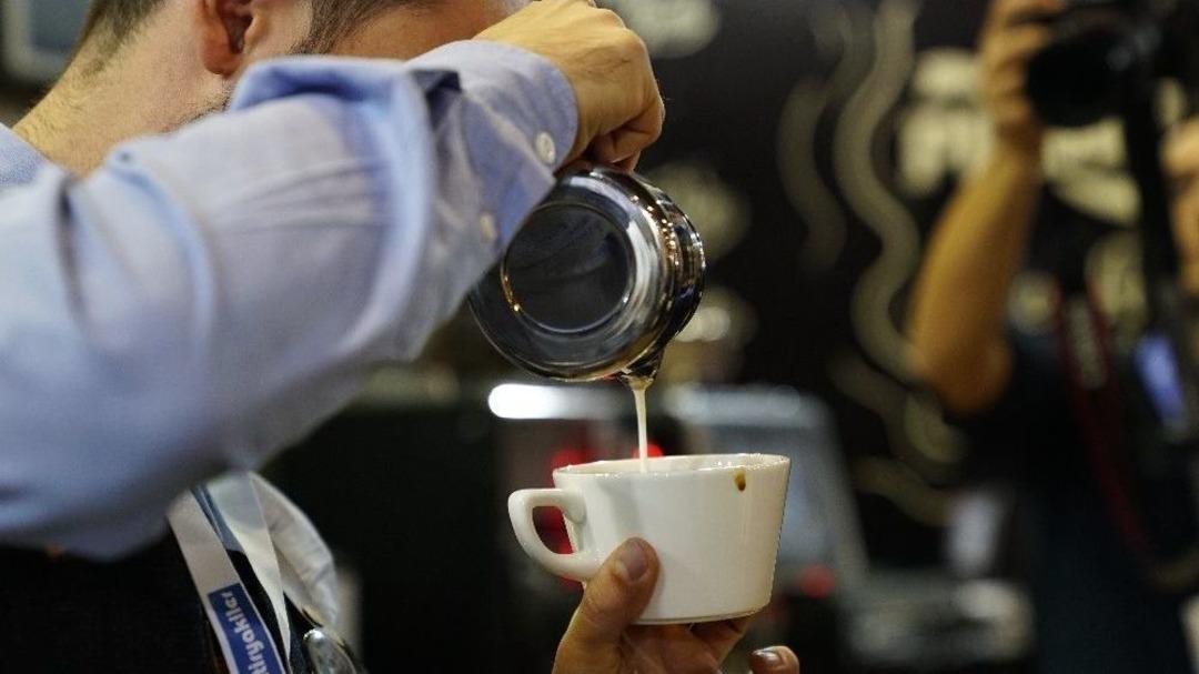 Kahve K&ouml;p&uuml;ğ&uuml;ne Fotoğraf Basan Makine Sirha İstanbul Fuarına Damga Vurdu