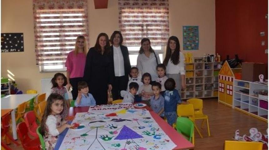 Anaokulu &Ouml;ğrencileri Komşular G&uuml;n&uuml;&rsquo;nde Bir Araya Geldi