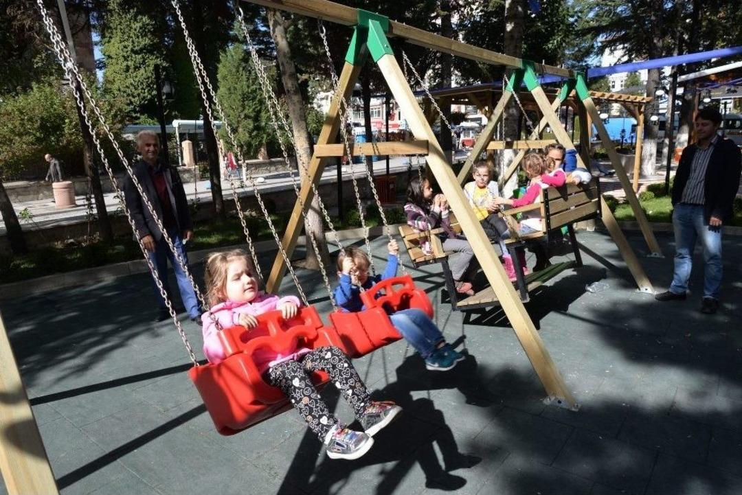 Cemalettin K&ouml;kl&uuml; Parkı&rsquo;na Ailelerden Yoğun İlgi
