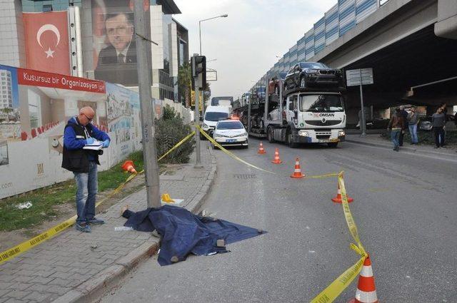 İzmir’de Beton Mikseri Yayaya Çarptı: 1 Ölü