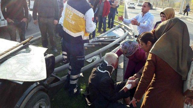 Kamyon Otomobile &Ccedil;arptı: 2 Yaralı 2