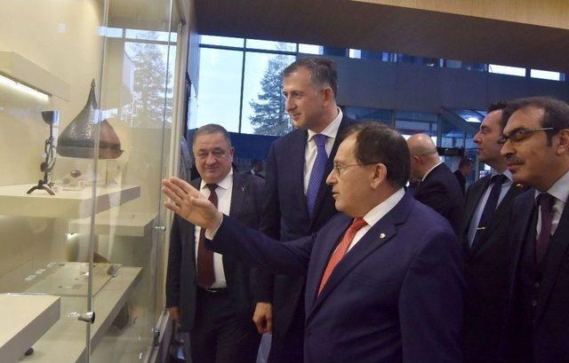 Acara &Ouml;zerk Cumhuriyeti Başkanı Pataradze Trabzonlu İş Adamları İle Buluştu 1