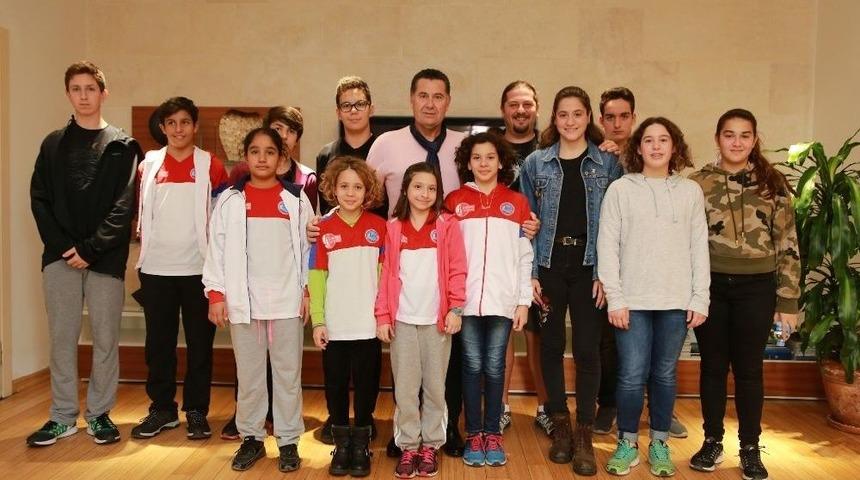 Bodrum Y&uuml;zme Ve Su Sporları Kul&uuml;b&uuml;&rsquo;nden Teşekk&uuml;r Ziyareti