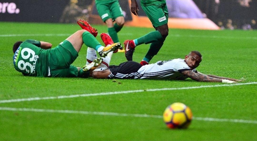S&uuml;per Lig: Beşiktaş: - Teleset Mobilya Akhisarspor: (ilk Yarı)