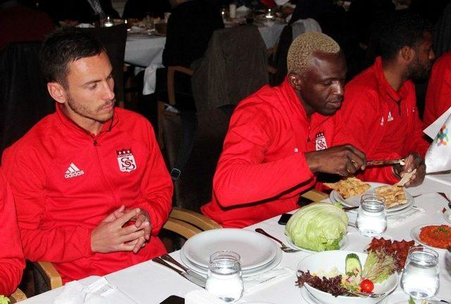 Mecnun Otyakmaz: “hedefimiz İlk 10’un İçinde Yer Almak” 1