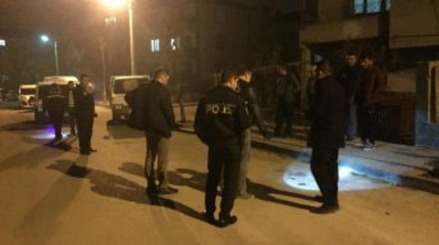 Akrabaların Kavgasında Kan Aktı: 3 Yaralı