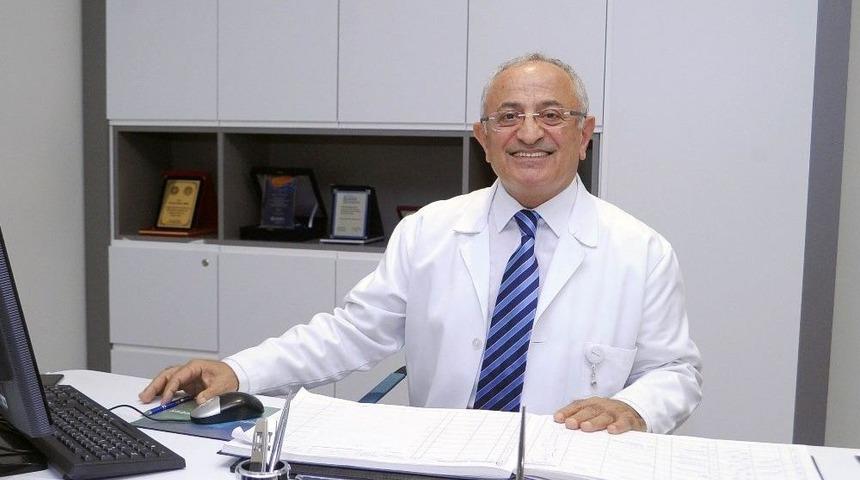 T&uuml;rk Cerrahlar, Canlı Yayınla Yabancı Doktorlara Kurs Verdi