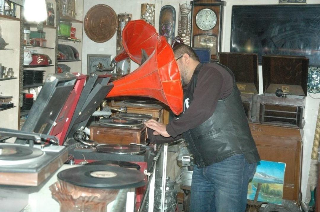 (&ouml;zel) 110 Yıllık Gramofon İle Ge&ccedil;mişe Yolculuk