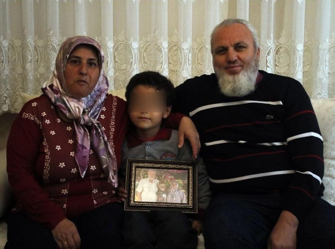 Koruyucu Aile T&uuml;m Engelleri Tek Tek Aştı, 28 Yıl Sonra &rsquo;anne&rsquo;, &rsquo;baba&rsquo; S&ouml;z&uuml;yle Tanıştı