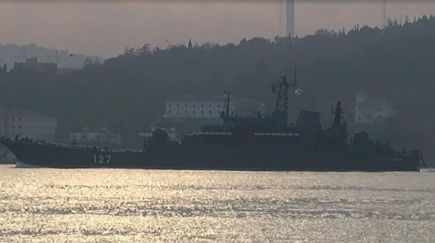 Rus Savaş Gemisi İstanbul Boğazı&rsquo;ndan Ge&ccedil;ti