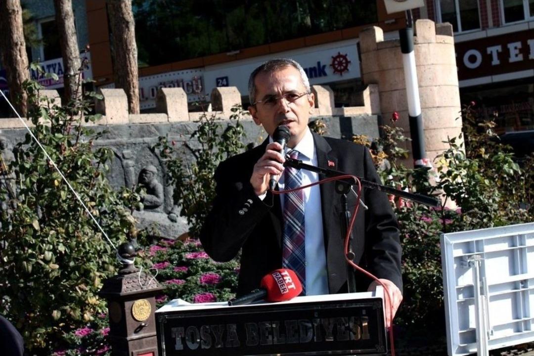 Tosya&rsquo;da 5 Bin Kişi Aynı Anda Kitap Okudu