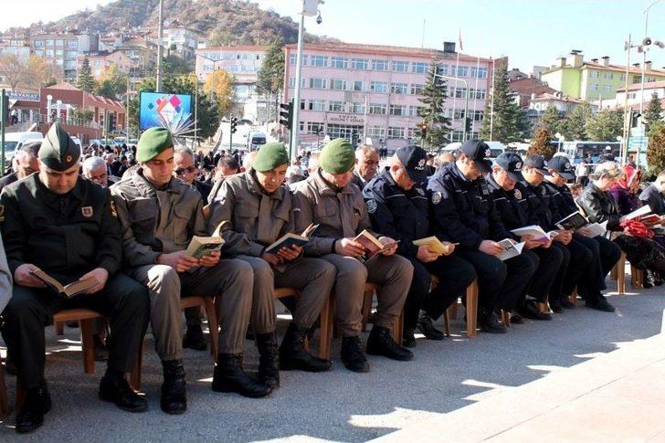 Tosya’da 5 Bin Kişi Aynı Anda Kitap Okudu G2