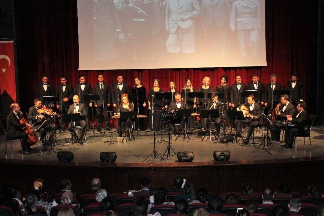 Elazığ&rsquo;da Atat&uuml;k&rsquo;&uuml;n Sevdiği Eserler Seslendirildi