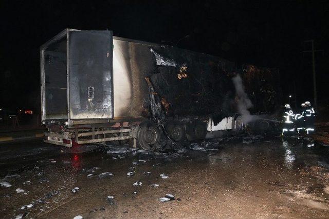Gaziantep’te Tır Alev Aldı : 2 Yaralı 1