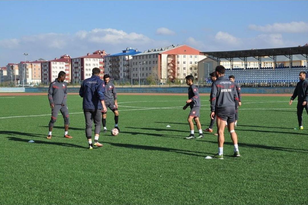 Kars36 Spor Ziraat T&uuml;rkiye Kupası Hazırlıklarını S&uuml;rd&uuml;r&uuml;yor