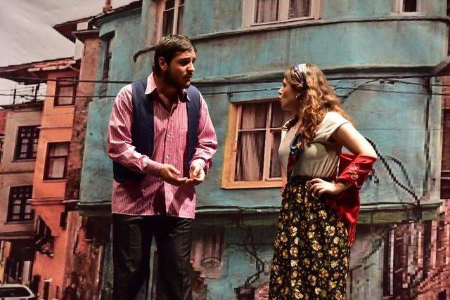 Bilecik Şehir Tiyatroları ‘istanbul’dan İnsan Manzaraları’ Adlı Oyun İle Hünerlerini Sergiledi
