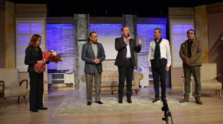 &rsquo;sanat&rsquo; Tiyatro Oyunu Biga&rsquo;da Sahnelendi