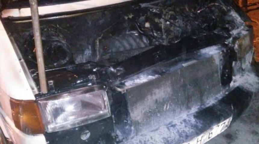 Havran&rsquo;da Kamyonet Yandı