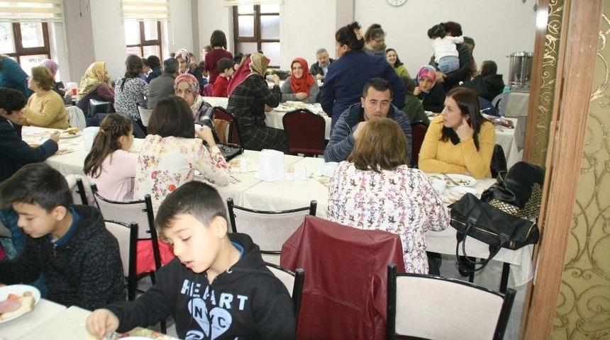 Okul Aile Birliği Velileri Kahvaltıda Bir Araya Geldiler