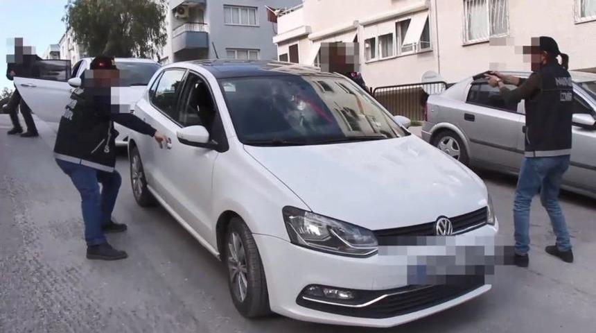 İzmir Polisinden Film Gibi Uyuşturucu Operasyonu