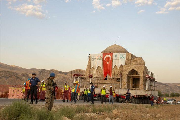 Ilısu Barajı'ndan etkilenen tarihi zaviye taşındı  G2