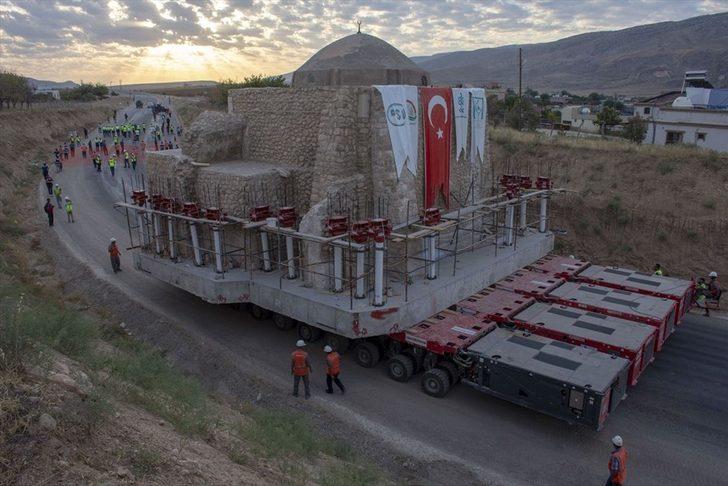 Ilısu Barajı'ndan etkilenen tarihi zaviye taşındı  G4